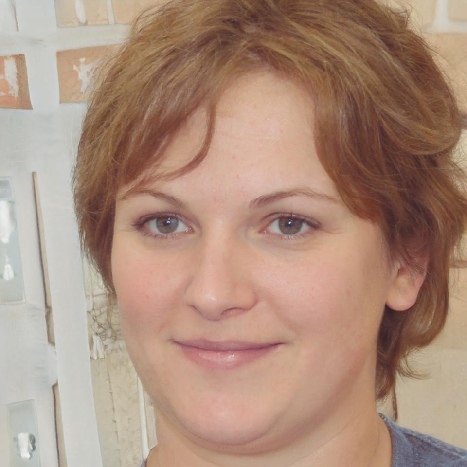 Studentessa durante esercitazione pratica guidata